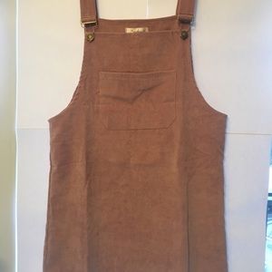 pinafore dress